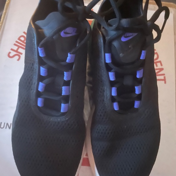 Nike Air Max Motion - Picture 2 of 3